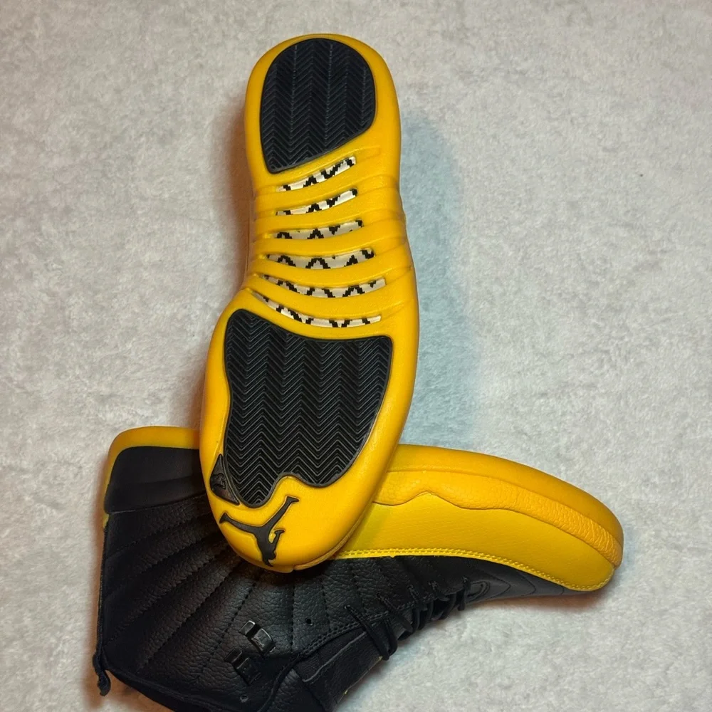 Air Jordan Retro 12 University Gold Menβs Size 10 - Picture 10 of 13
